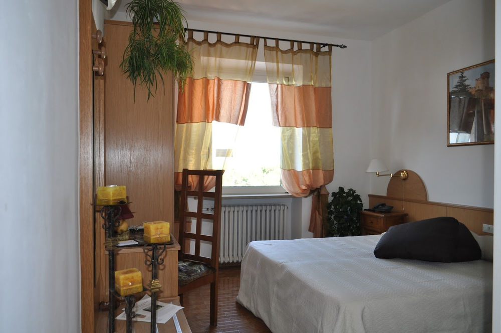 Hotel Oceano Πεσκιέρα ντελ Γκάρντα Εξωτερικό φωτογραφία