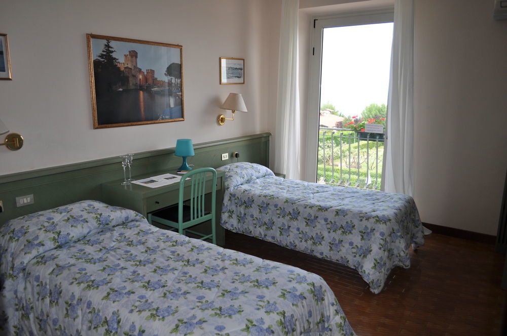 Hotel Oceano Πεσκιέρα ντελ Γκάρντα Εξωτερικό φωτογραφία