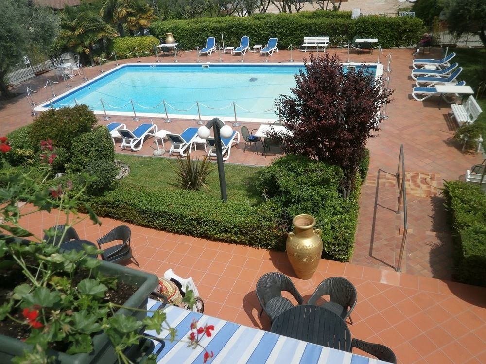 Hotel Oceano Πεσκιέρα ντελ Γκάρντα Εξωτερικό φωτογραφία