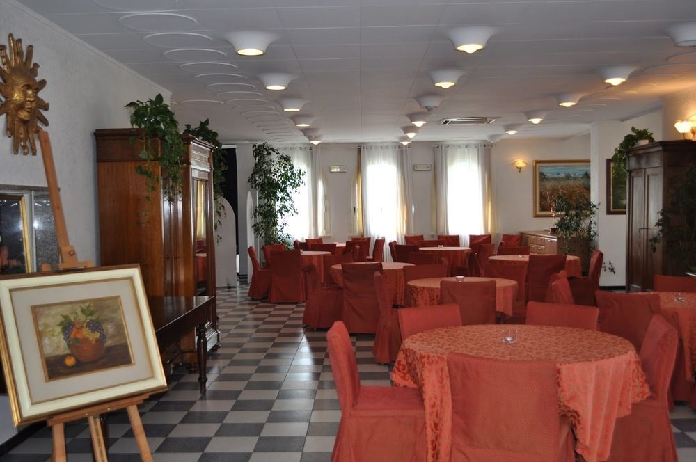 Hotel Oceano Πεσκιέρα ντελ Γκάρντα Εξωτερικό φωτογραφία